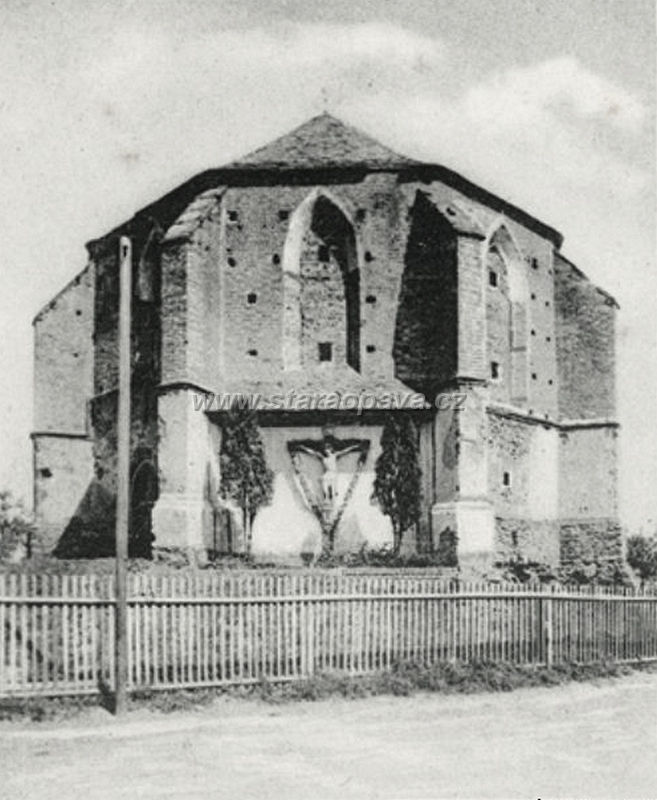 ratiborska (2).JPG - Švédská kaple na pohlednici z doby kolem roku 1900. Zvětšéne okénko s vícezáběrové pohlednice.